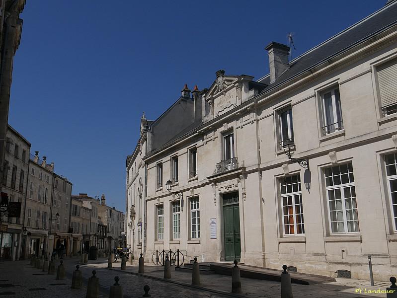 La Rochelle vu d'en haut, cours des Dames et tour de la Chaîne