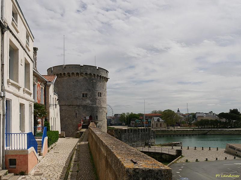 La Rochelle vu d'en haut, cours des Dames et tour de la Chaîne