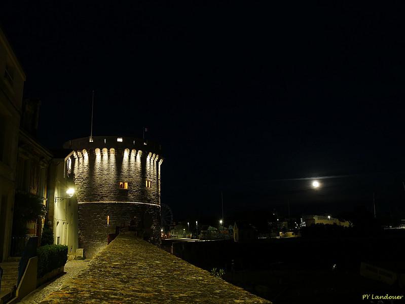 La Rochelle vu d'en haut, cours des Dames et tour de la Chaîne