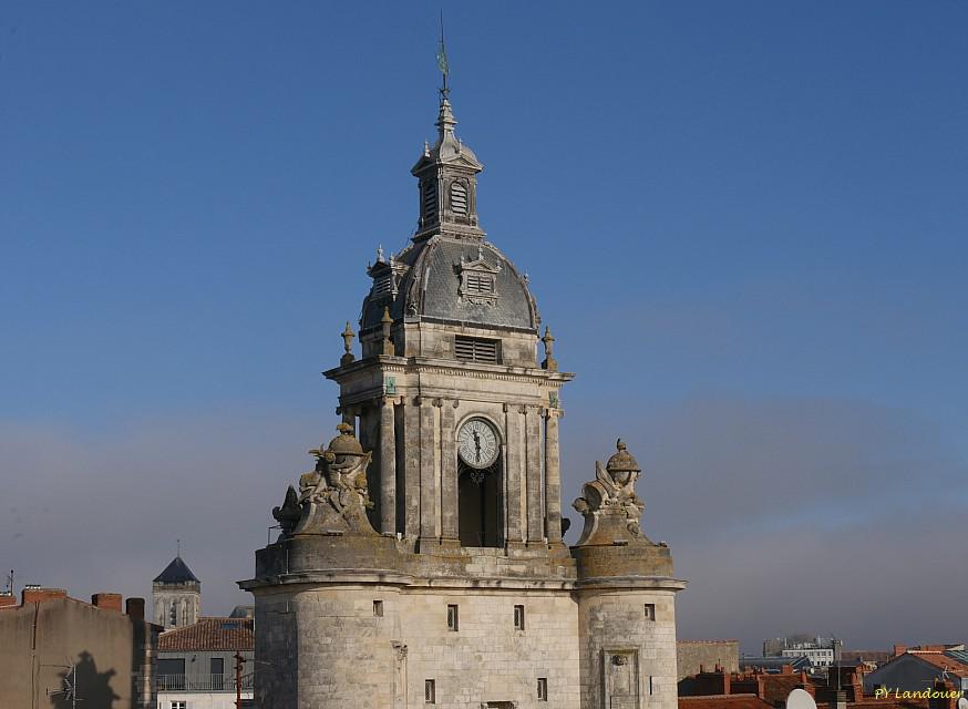 La Rochelle vu d'en haut, 14 cours des Dames