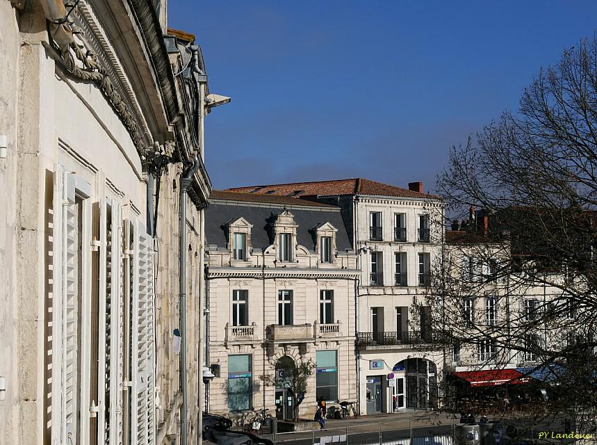 La Rochelle vu d'en haut, 14 cours des Dames