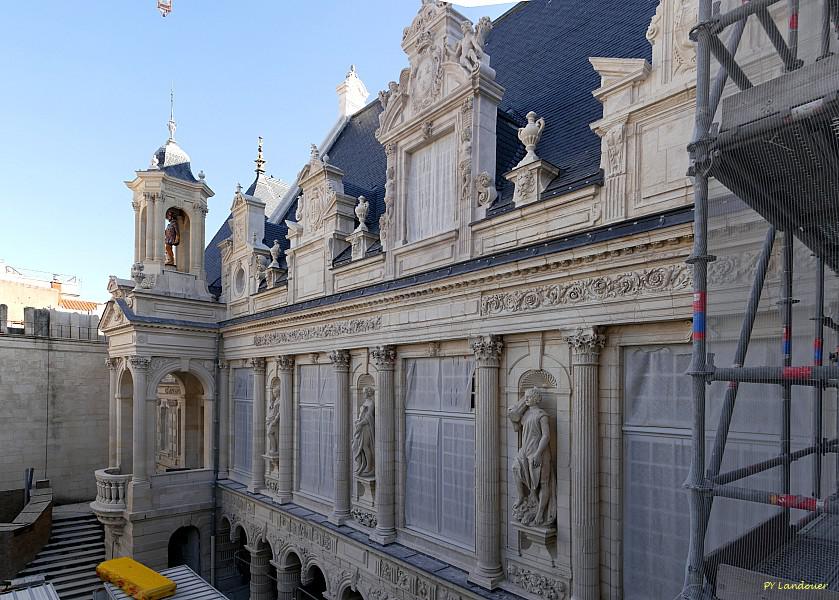 La Rochelle vu d'en haut, Hôtel de Ville, la cour