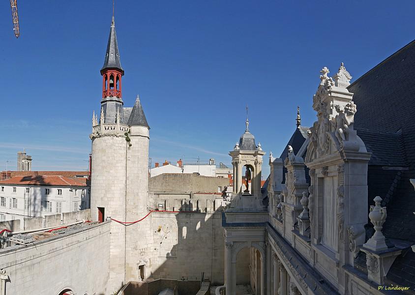 La Rochelle vu d'en haut, Hôtel de Ville, la cour