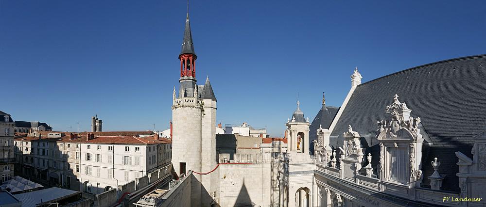 La Rochelle vu d'en haut, Hôtel de Ville, la cour