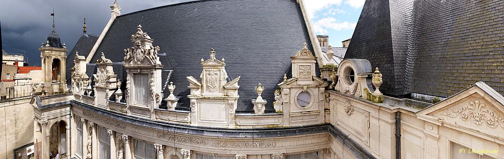 La Rochelle vu d'en haut, Hôtel de Ville, la cour