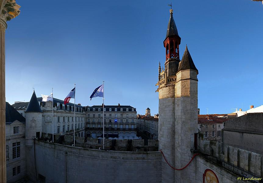 La Rochelle vu d'en haut, Hôtel de Ville, la cour