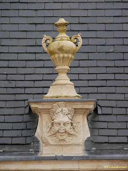 La Rochelle vu d'en haut, Hôtel de Ville, la cour