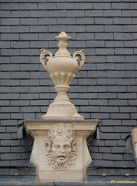 La Rochelle vu d'en haut, Hôtel de Ville, la cour