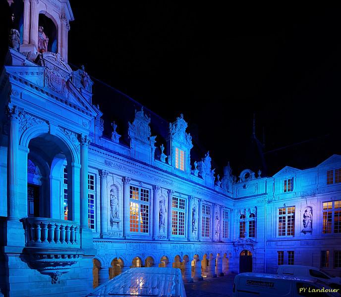 La Rochelle vu d'en haut, Hôtel de Ville, la cour