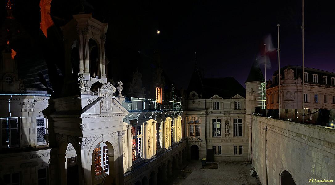 La Rochelle vu d'en haut, Hôtel de Ville, la cour