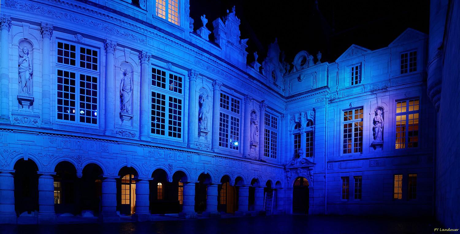 La Rochelle vu d'en haut, Hôtel de Ville, la cour