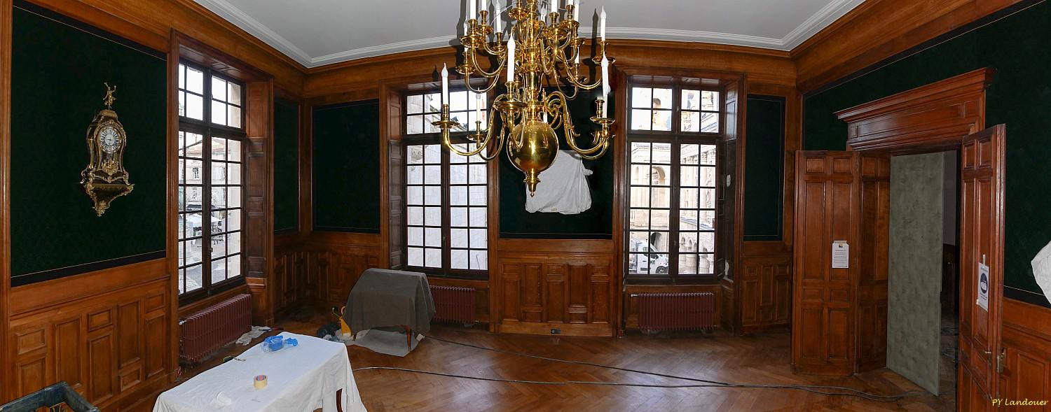 La Rochelle vu d'en haut, Hôtel de Ville