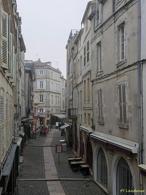 La Rochelle vu d'en haut, 20 rue du Port (angle quai Duperré)