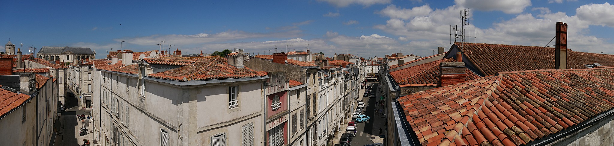 La Rochelle vu d'en haut, 2 rue Larochelle