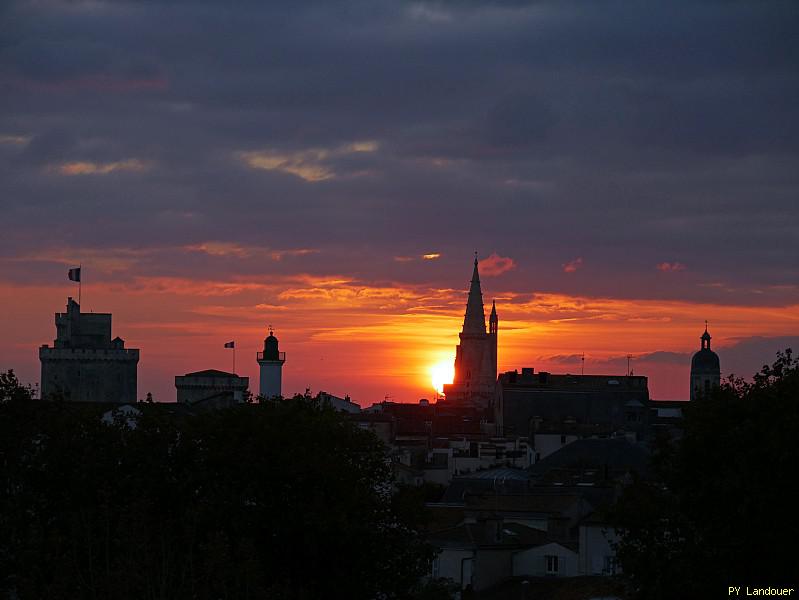 La Rochelle vu d'en haut, Tours vues de loin