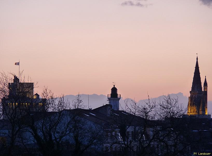 La Rochelle vu d'en haut, Tours vues de loin