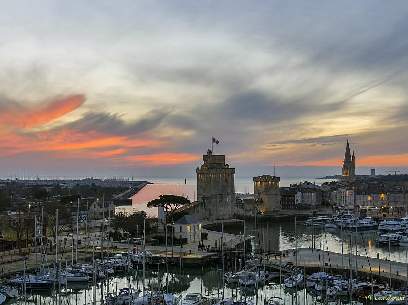La Rochelle vu d'en haut, Phare Valin, nuit